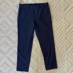 Banana Republic Athletic Tapered Traveler Pant NWT